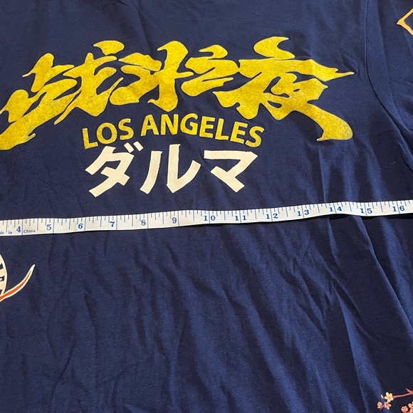 GUESS MENS ASIAN T-SHIRT SIZE Large - Picture 4 of 4
